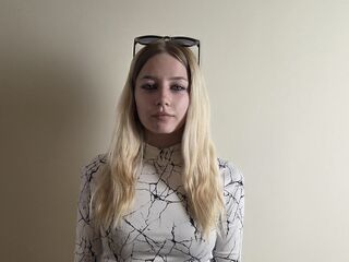 camslut topless EvelynReynaga
