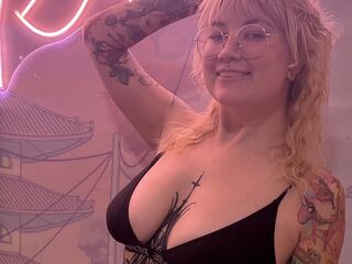 cam strip tease Finndomme