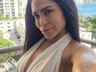 camslut fingering shaved pussy InnaJody