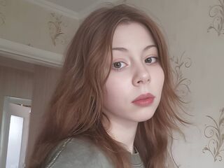 hot cam girl masturbating with dildo IsabellaHarein