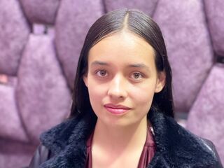 girl chatroom IssaMontenegro