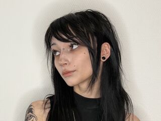 live webcam model IzettaBishel