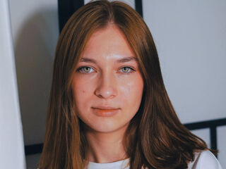 cam girl playing with vibrator JaniceHumprey