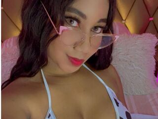 cam girl masturbating with dildo JannaYhowns