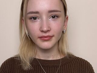 camgirl masturbating with dildo JulianaGobler