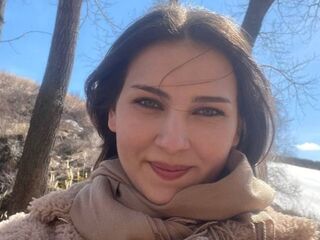 camgirl fingering bald pussy KailaDuch