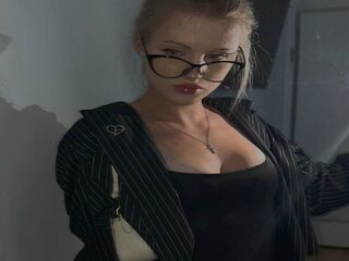hot cam girl fingering shaved pussy KateZalepa