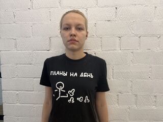 cam girl showing tits KirstieSchiffert