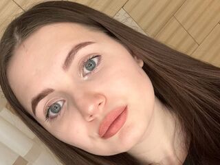 topless cam girl LauriMaynor