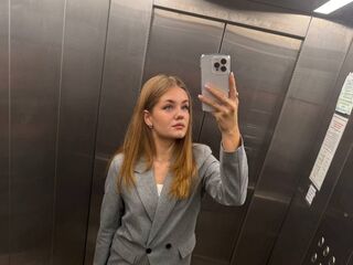 cam chatroom LizzieIacovino