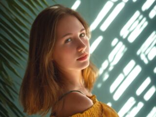 naked girl with live cam masturbating LucettaHarder
