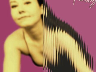 adult web cam LucyLevatto