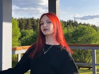 hot cam girl fingering pussy MagaretMontie