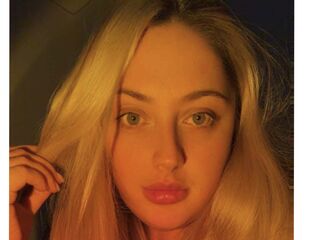 masturbating girl MarieBuck