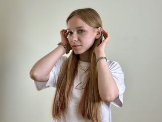 shower sex webcam MaudBasil