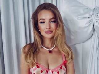 girl fingering pussy MayaGal