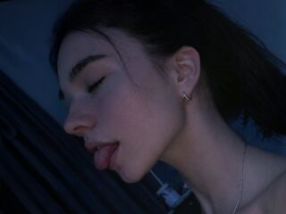 naked girl with webcam masturbating with vibrator MelbaStraub