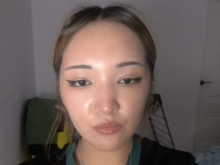 camwhore masturbating with sextoy MiaChinessa