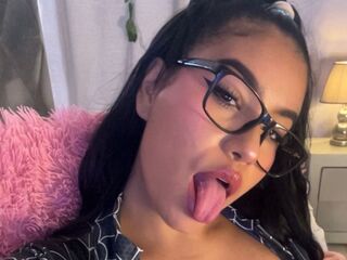 webcamgirl chatroom MihaCameron
