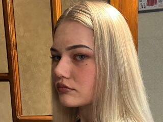 kinky webcam model NicolynMoore