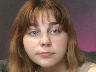 camgirl showing tits ReneShif