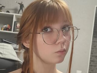 topless girl RozellaBouch