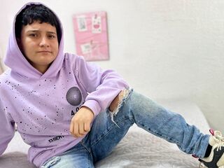 cam girl masturbating with sextoy SamLorens