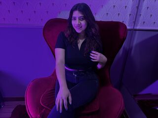 camgirl playing with dildo SamyKitana