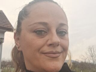 naked cam girl SandyMandy