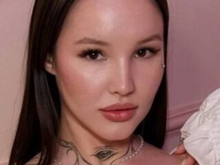 nude webcamgirl SashaLiss