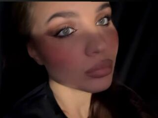 chat room cam SeemaRedhouse