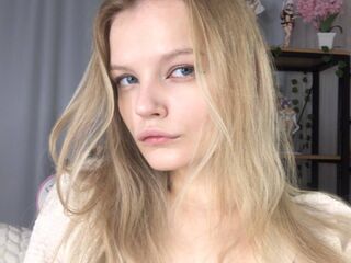 webcam babe chat room ShelyMilan