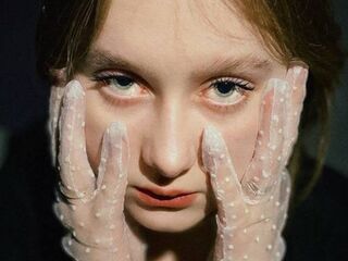 naked camgirl masturbating with vibrator SheryKozlowski