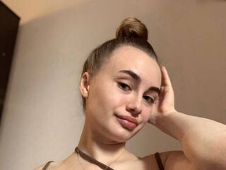 naked girl with webcam masturbating with dildo SofiyaWite