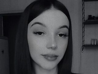 naked camgirl SoilaHoyles