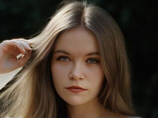nude camgirl picture TaitAppling