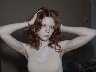 camslut showing pussy TheoLeis