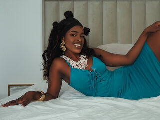 camslut showing pussy TylaCherie