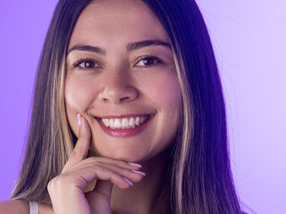 cam girl chatroom ValentinaForest