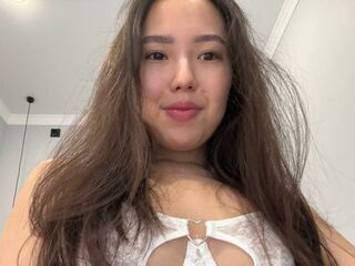hot cam girl fingering shaved pussy miiavixen